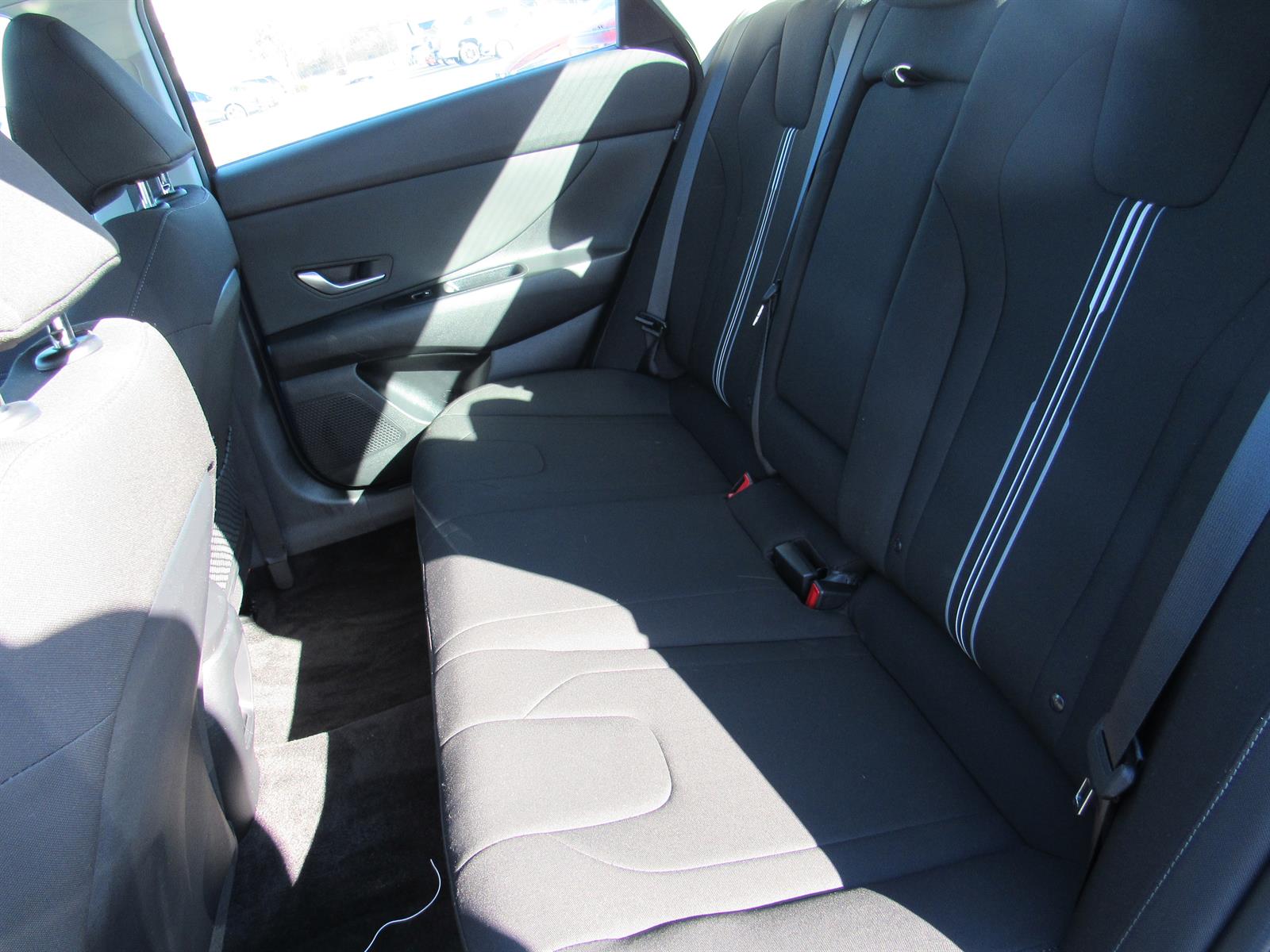 2025 Hyundai Elantra SEL - Photo 17