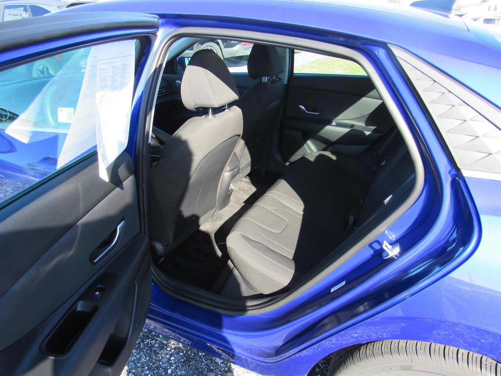 2025 Hyundai Elantra SEL - Photo 16