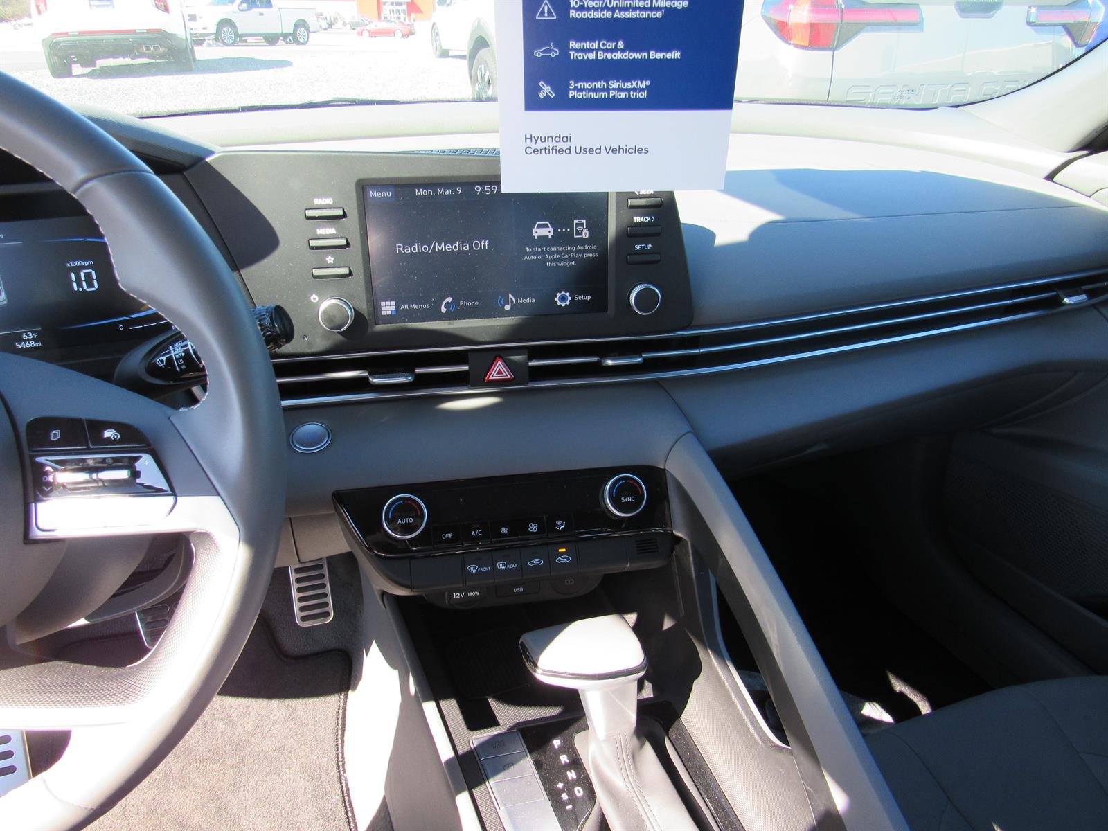 2025 Hyundai Elantra SEL - Photo 14