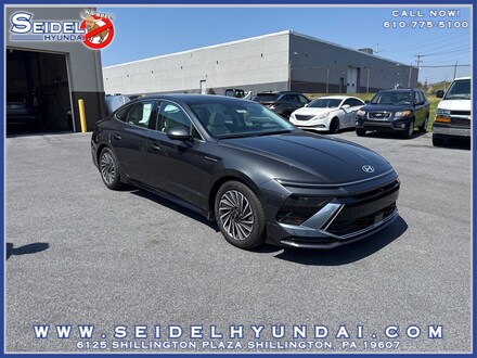 2025 Hyundai Sonata Hybrid Limited Sedan