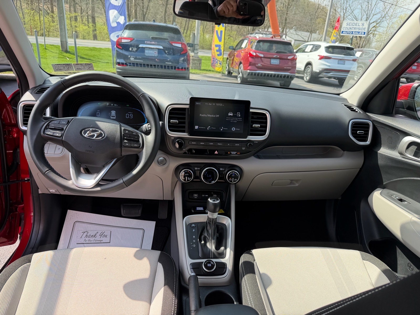 2025 Hyundai Venue SEL - Photo 14