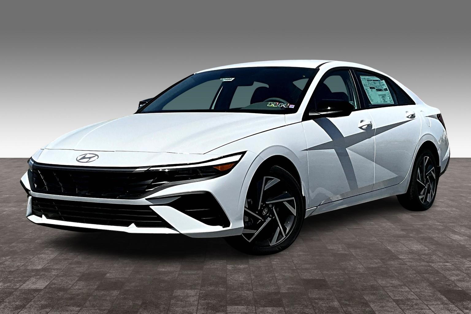 2025 Hyundai Elantra SEL's photo
