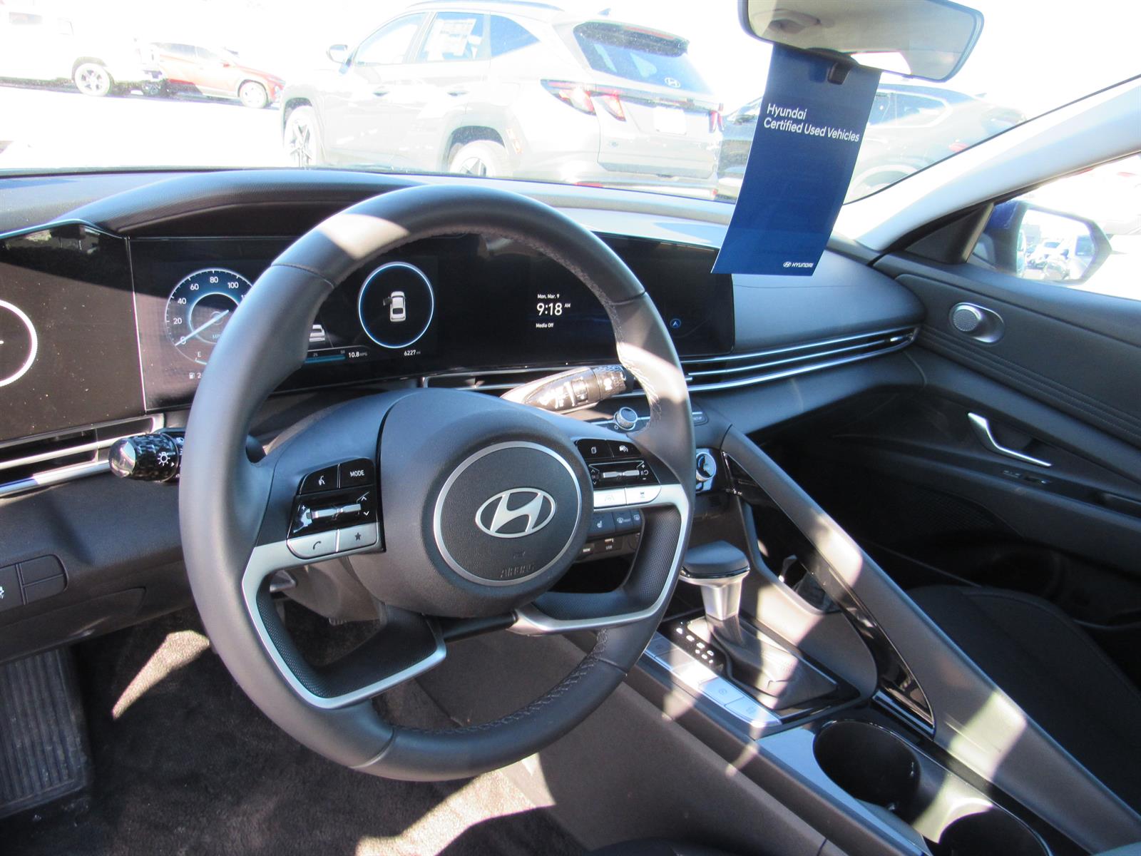 2025 Hyundai Elantra SEL - Photo 12