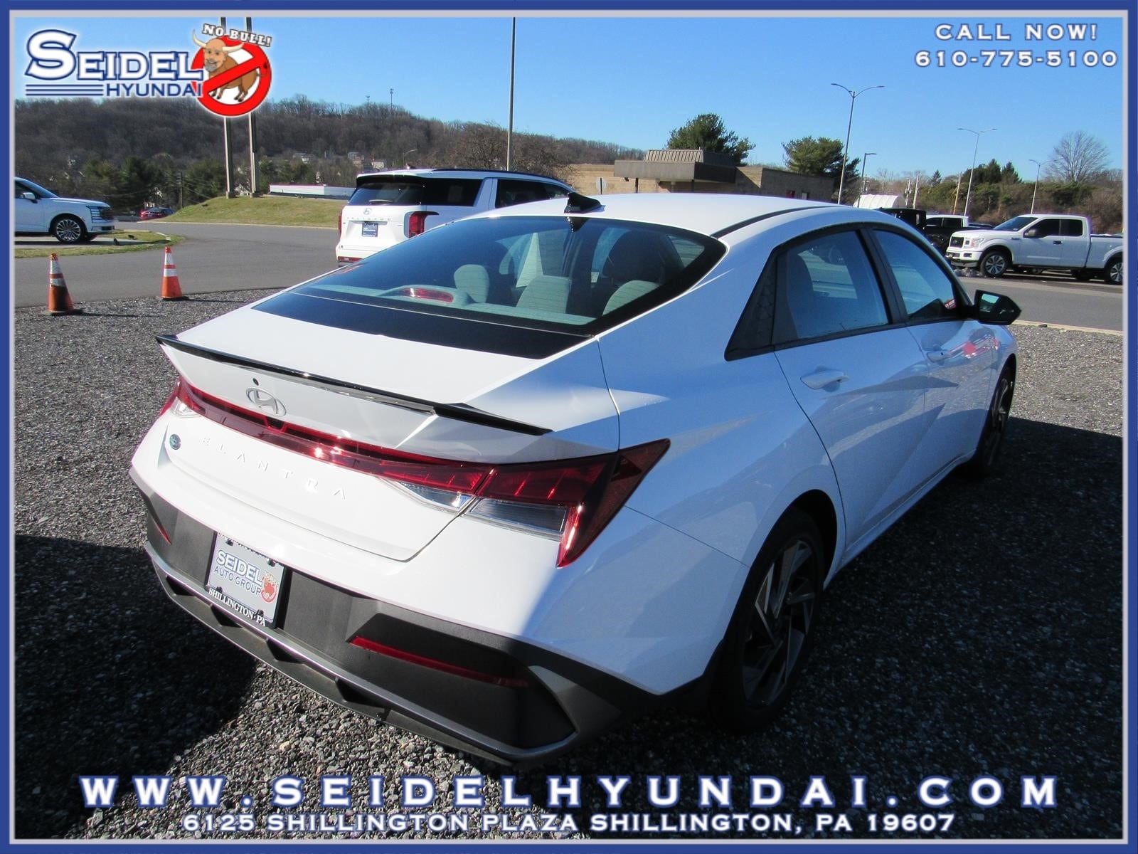 2025 Hyundai Elantra SEL - Photo 4
