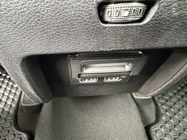 2019 Jeep Cherokee Latitude Plus - Photo 13
