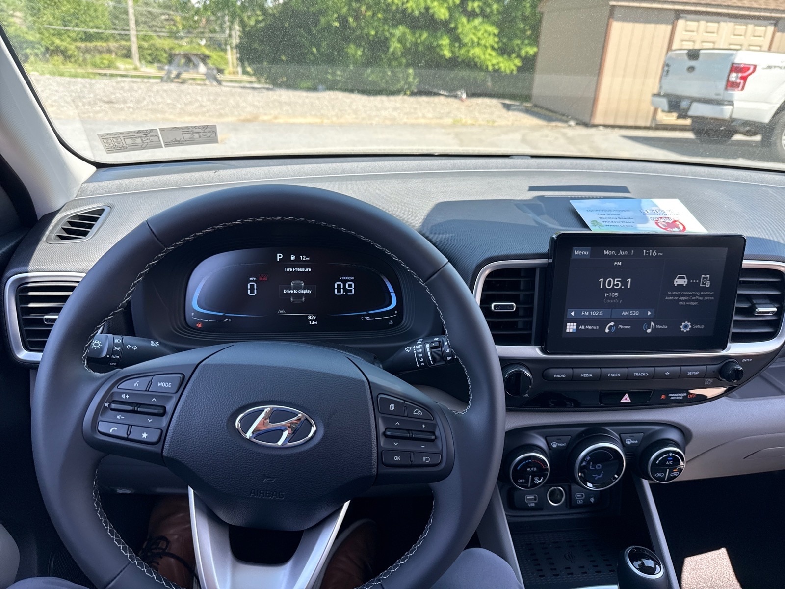 2026 Hyundai Venue SEL w/ 2-Tone Roof IVT's photo
