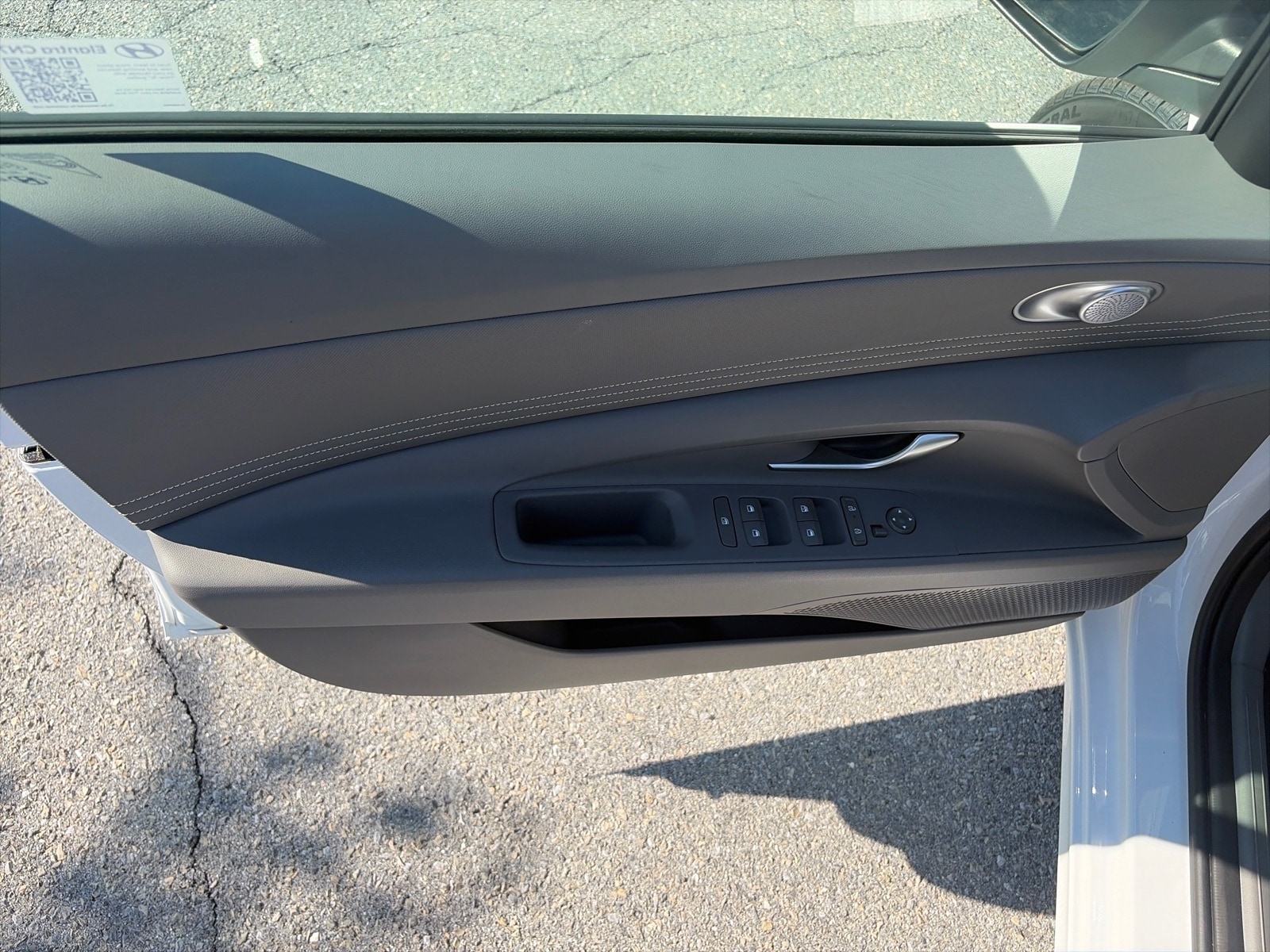 2025 Hyundai Elantra SEL - Photo 15