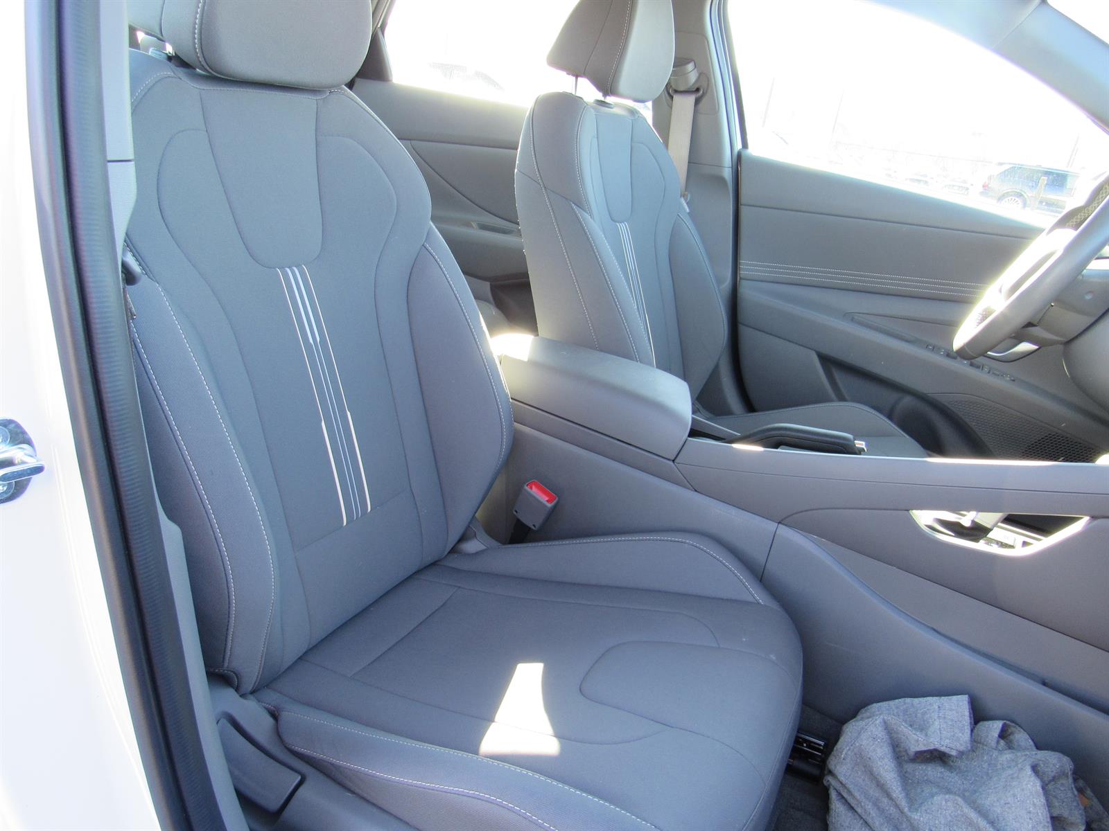 2025 Hyundai Elantra SEL - Photo 18