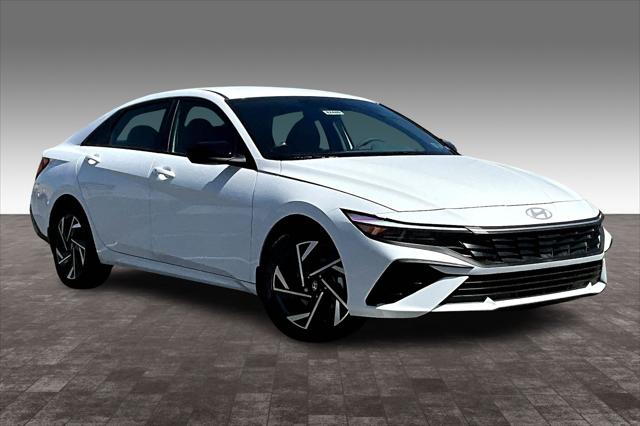 2025 Hyundai Elantra SEL Sport photo 2