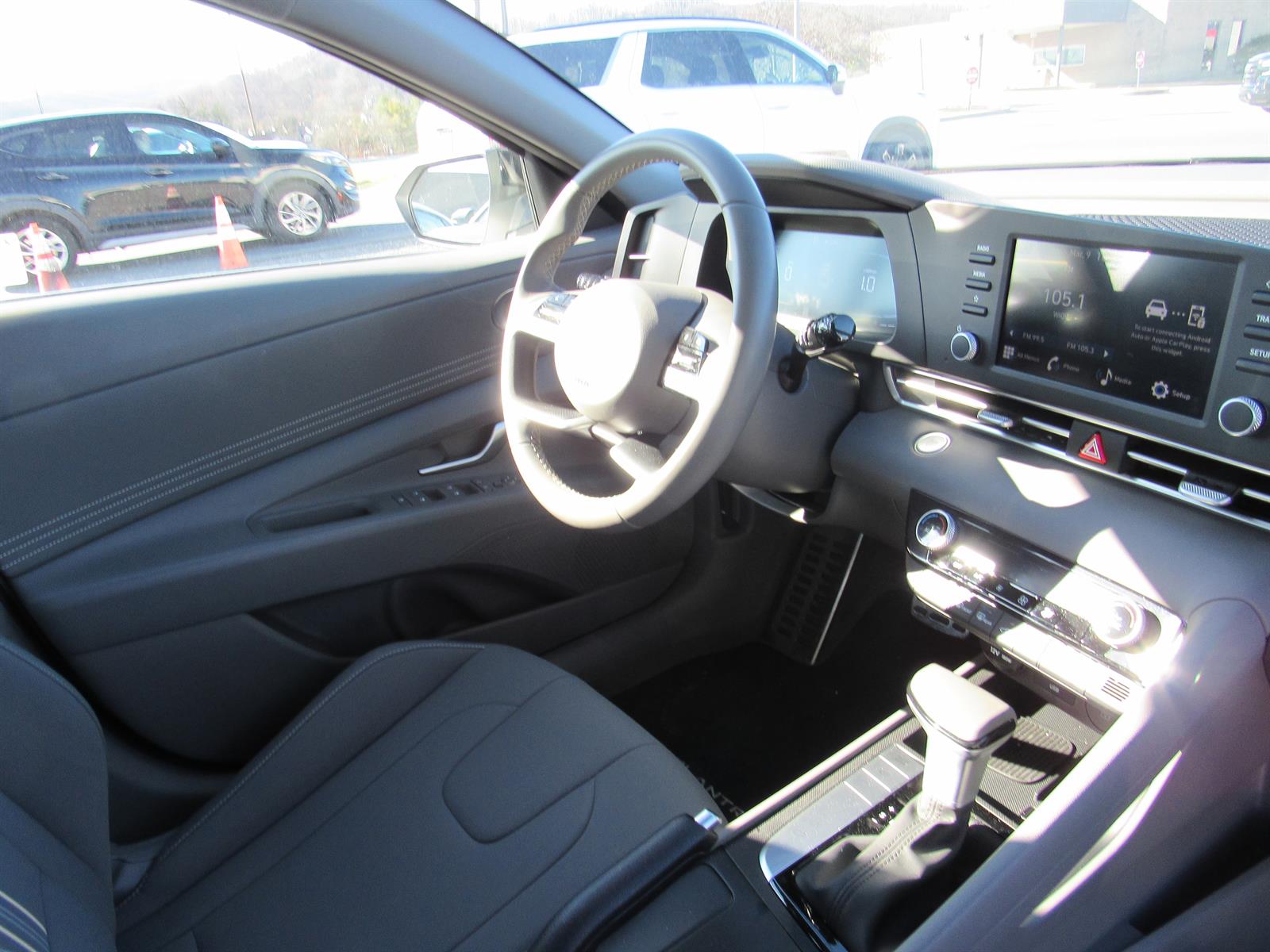 2025 Hyundai Elantra SEL - Photo 19