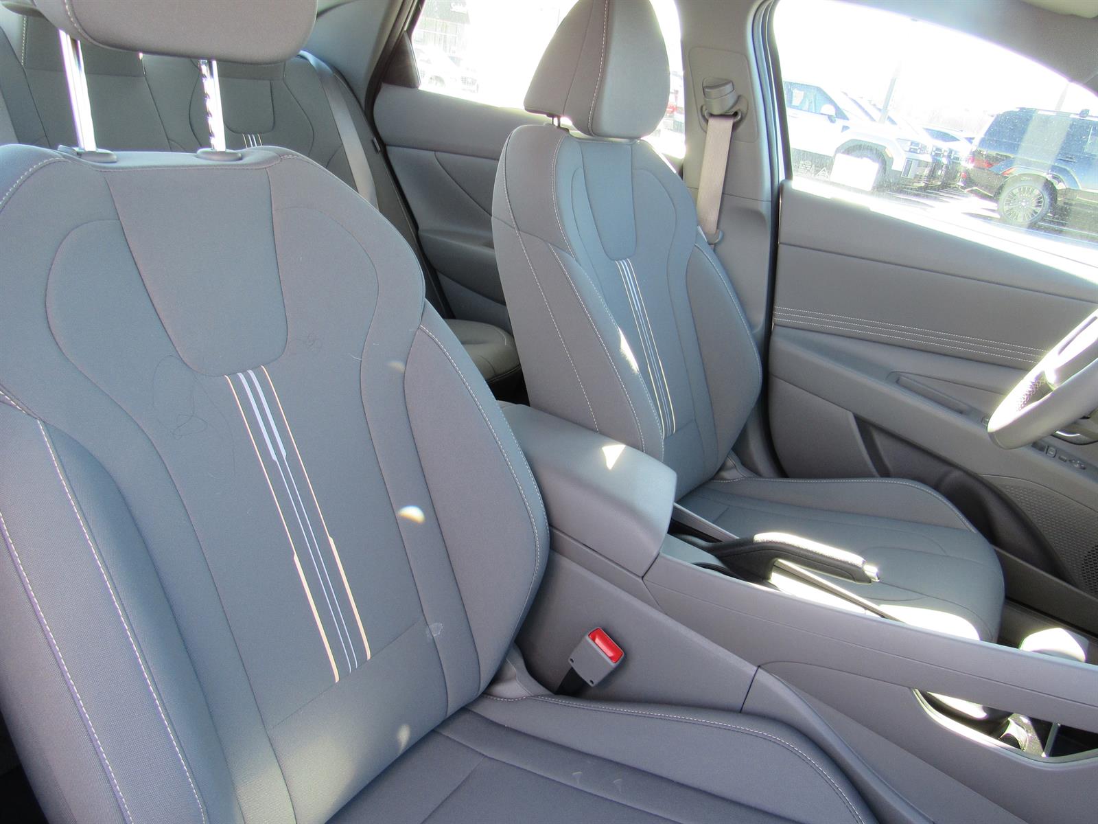 2025 Hyundai Elantra SEL - Photo 18