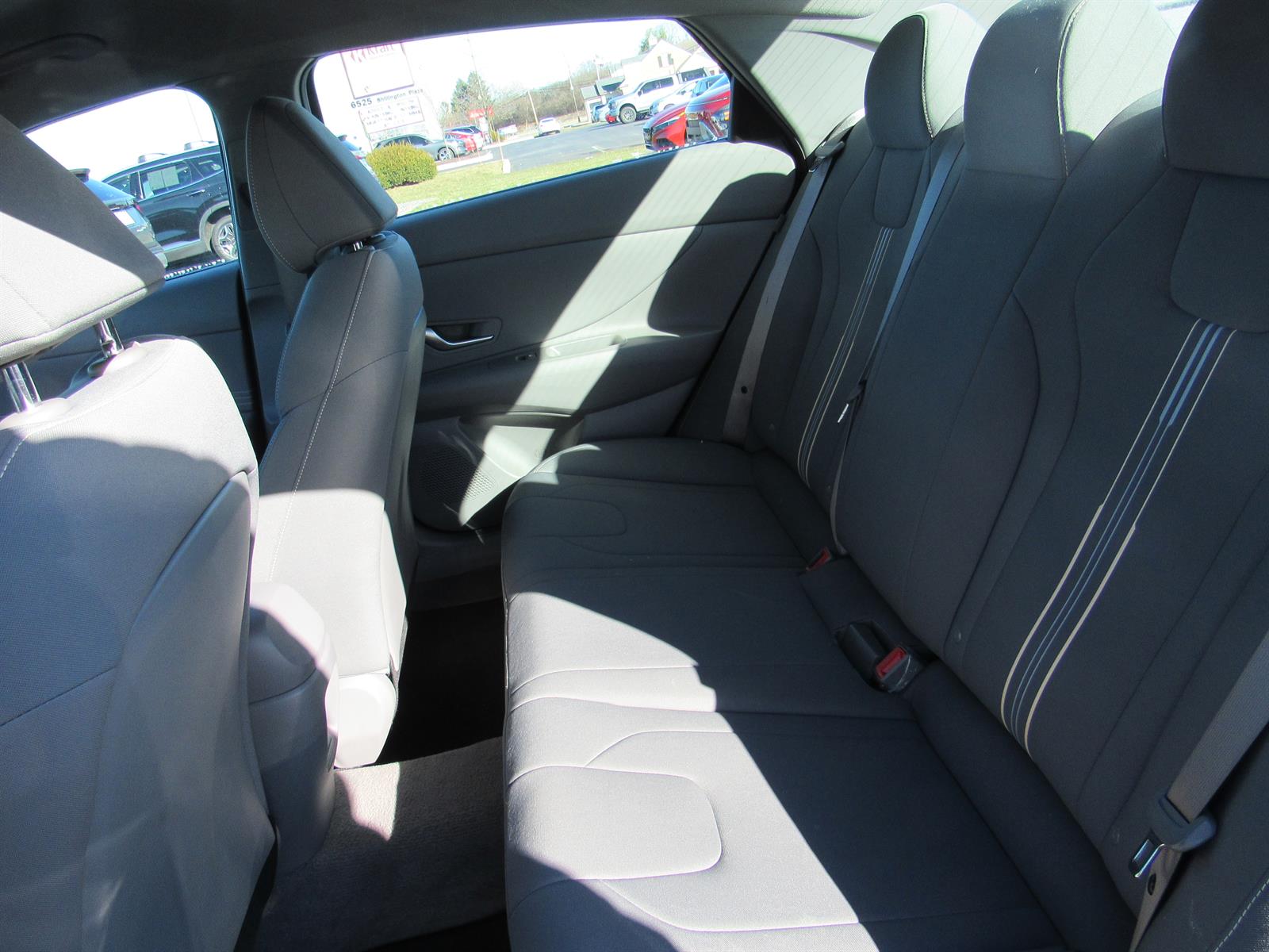 2025 Hyundai Elantra SEL - Photo 16