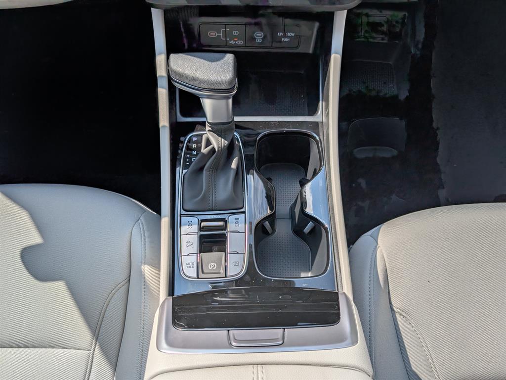 2025 Hyundai Tucson SE - Photo 16