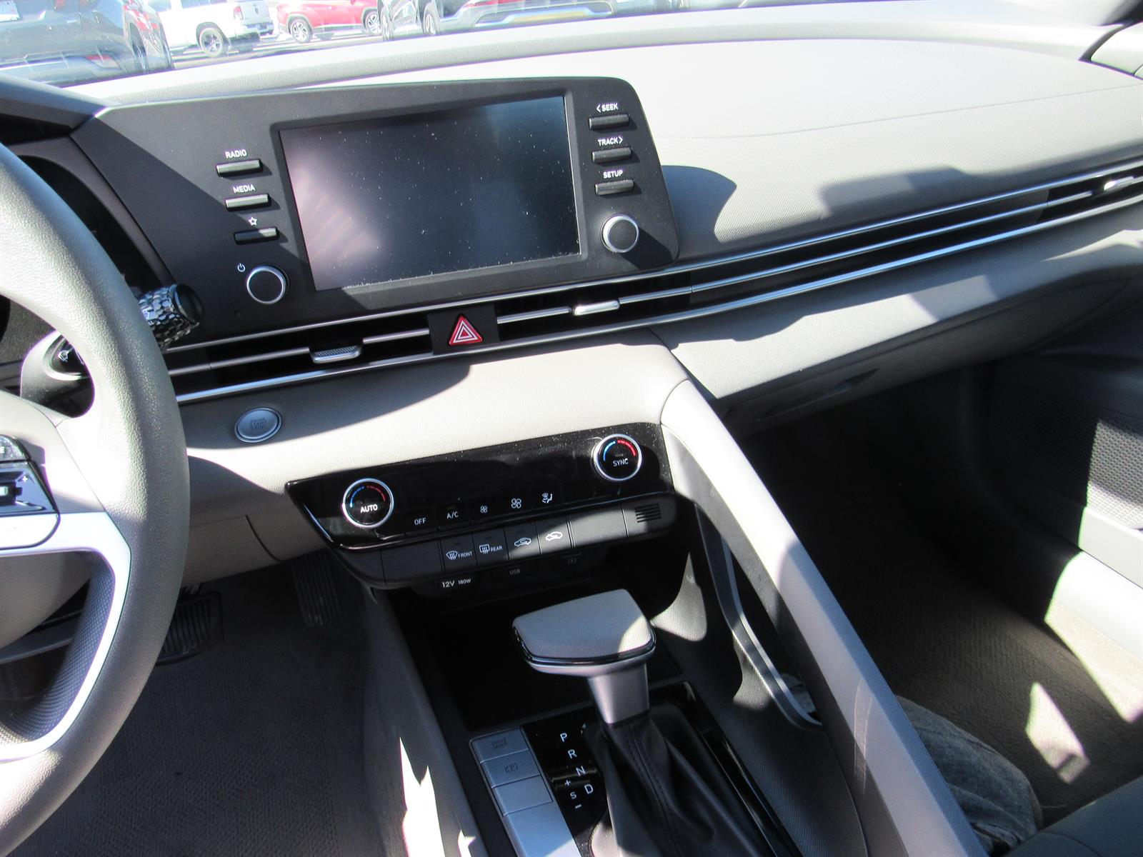 2023 Hyundai Elantra SEL - Photo 20