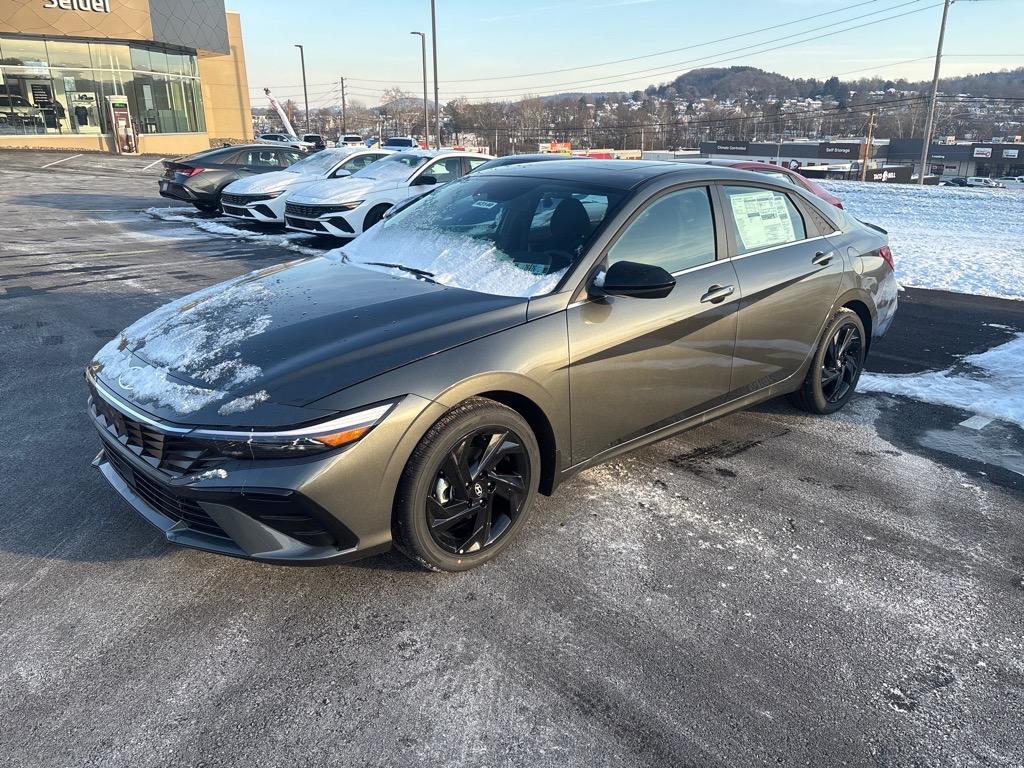 2026 Hyundai Elantra SEL's photo