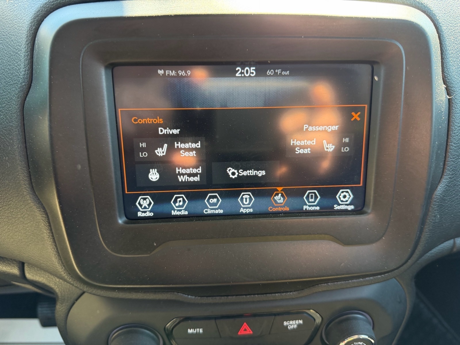 2020 Jeep Renegade Latitude - Photo 24