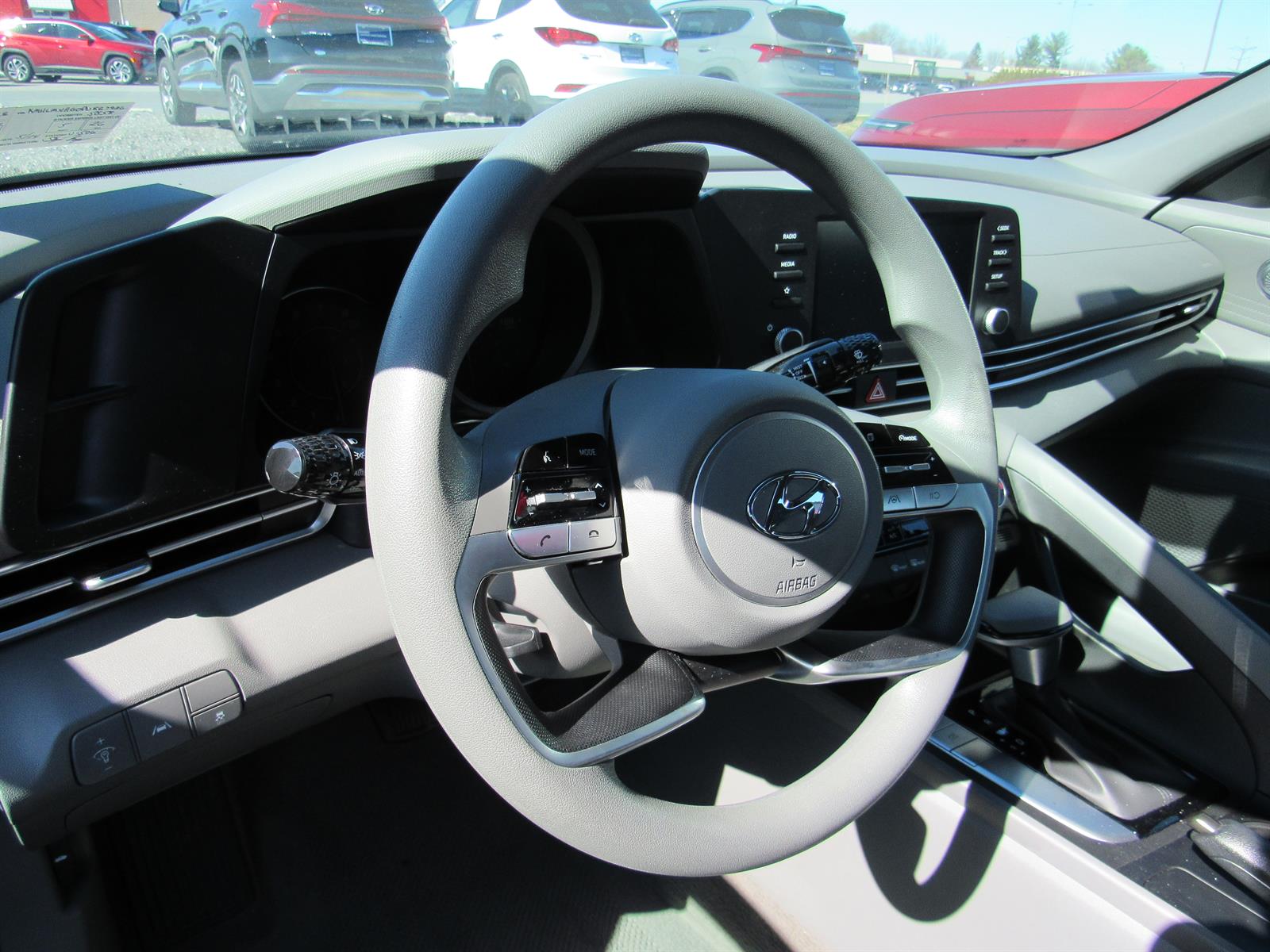2023 Hyundai Elantra SEL - Photo 18