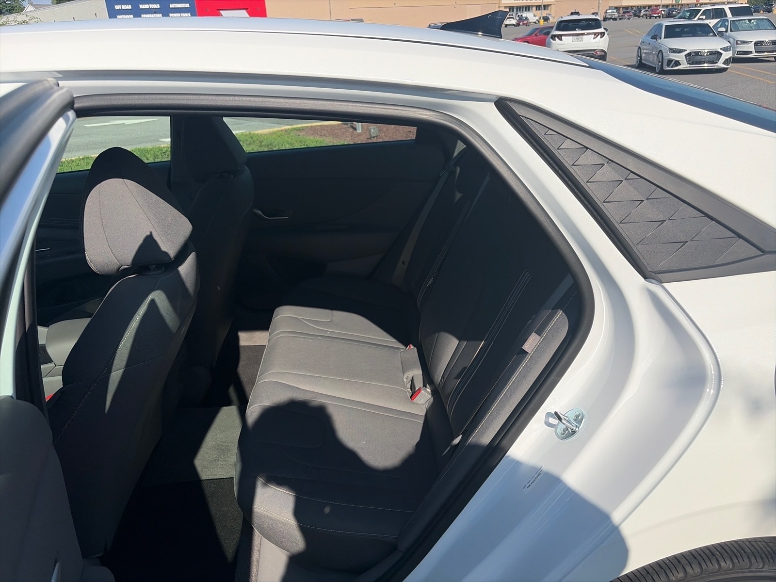 2025 Hyundai Elantra SEL - Photo 7