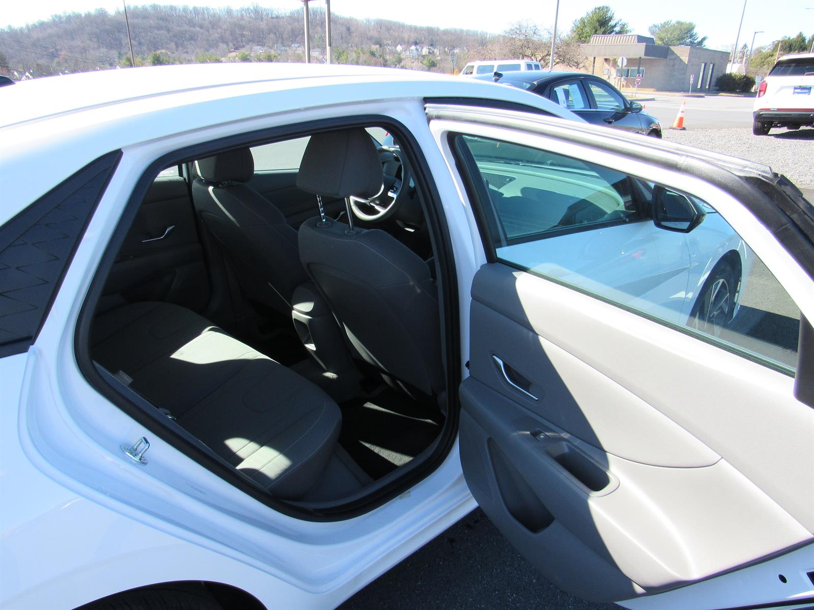 2025 Hyundai Elantra SEL - Photo 20