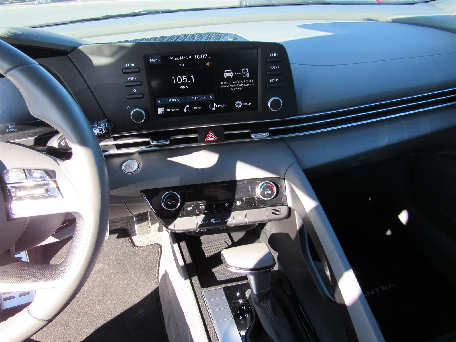 2025 Hyundai Elantra SEL - Photo 13