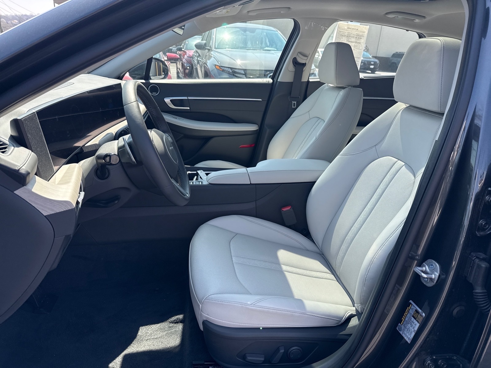 2025 Hyundai Sonata Hybrid Limited - Photo 9