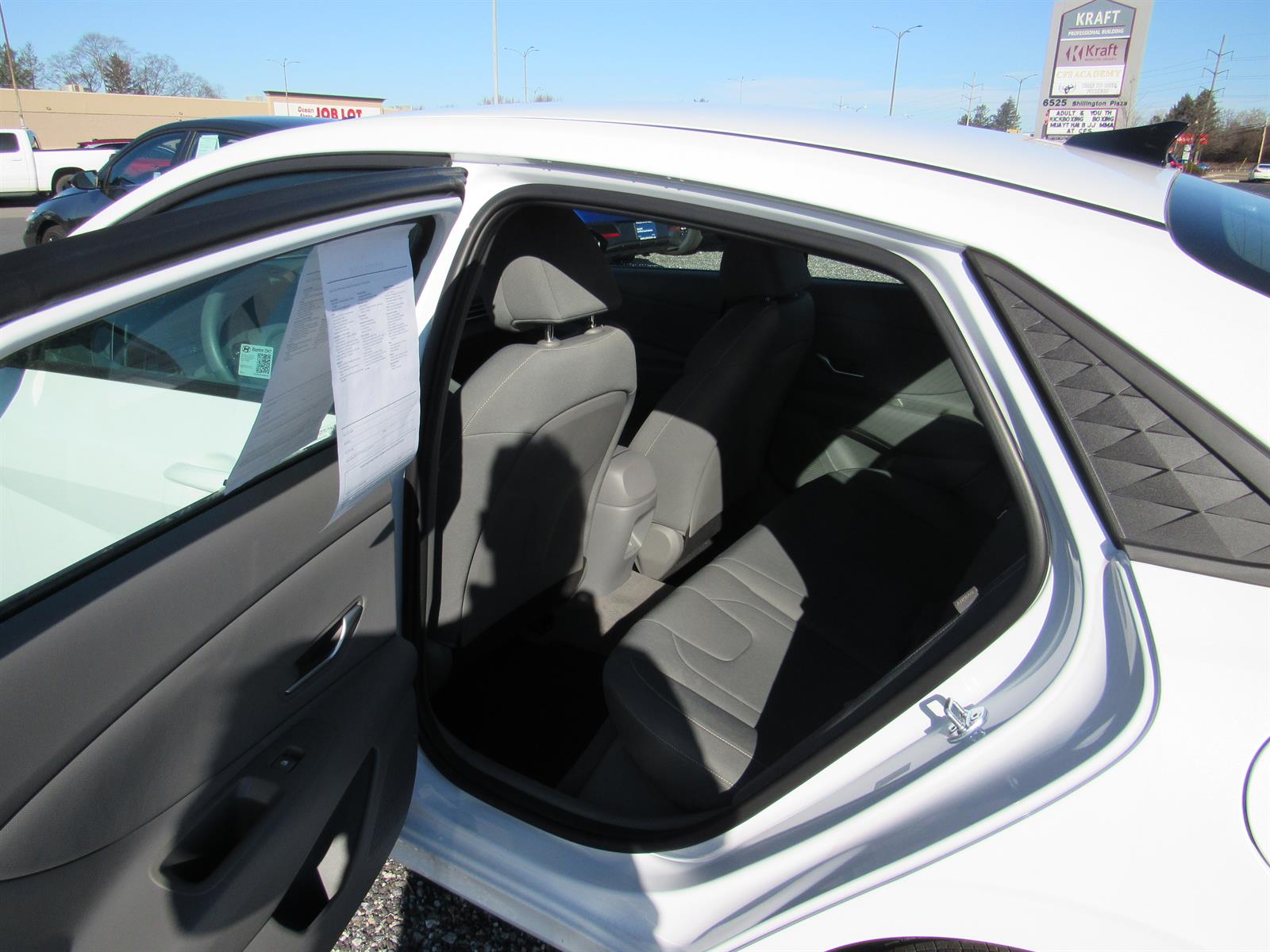 2025 Hyundai Elantra SEL - Photo 15