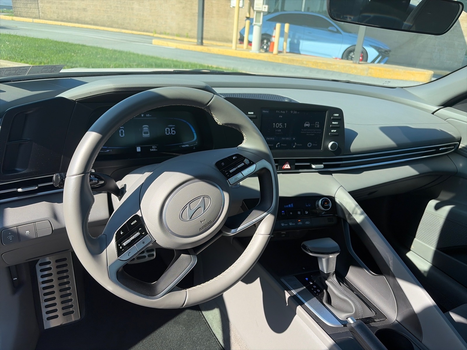 2025 Hyundai Elantra SEL - Photo 16