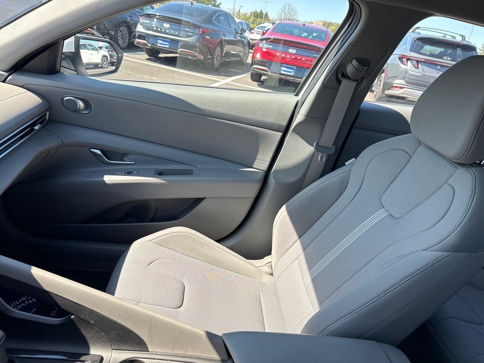 2024 Hyundai Elantra SE - Photo 11