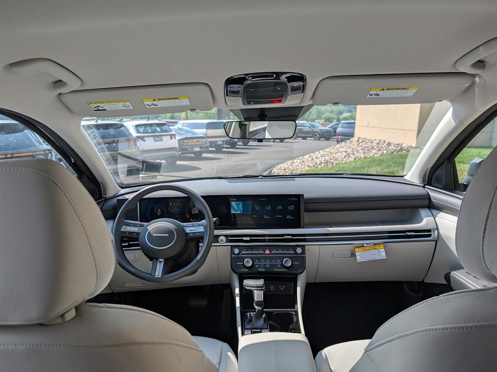 2025 Hyundai Tucson SE - Photo 9