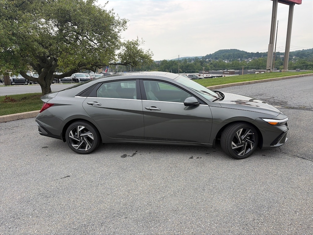 New 2026 Hyundai Elantra Limited Sedan