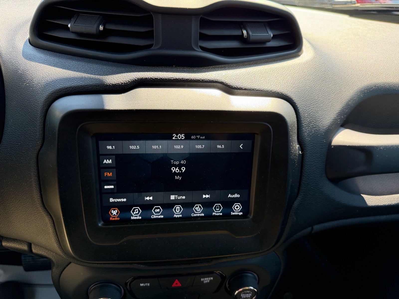 2020 Jeep Renegade Latitude - Photo 22