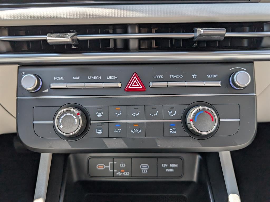2025 Hyundai Tucson SE - Photo 14