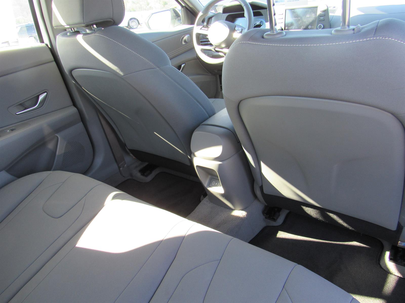 2025 Hyundai Elantra SEL - Photo 22