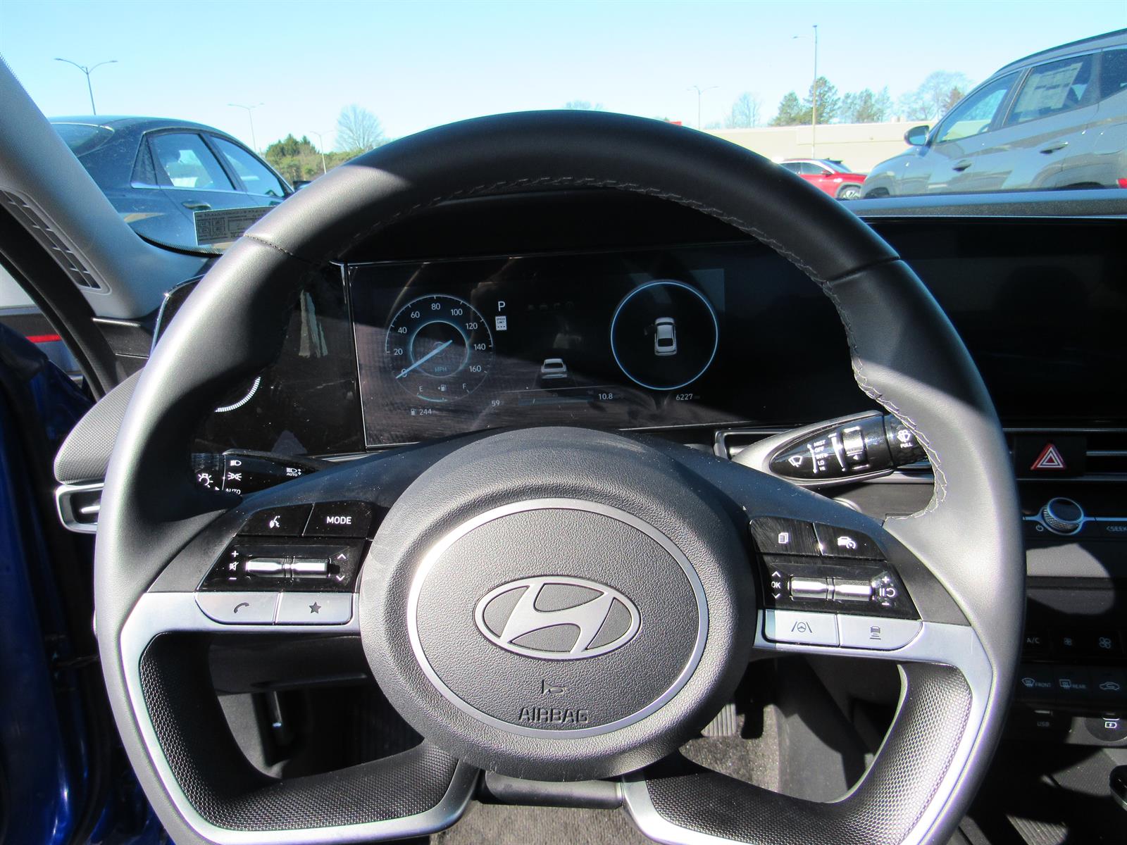 2025 Hyundai Elantra SEL - Photo 14