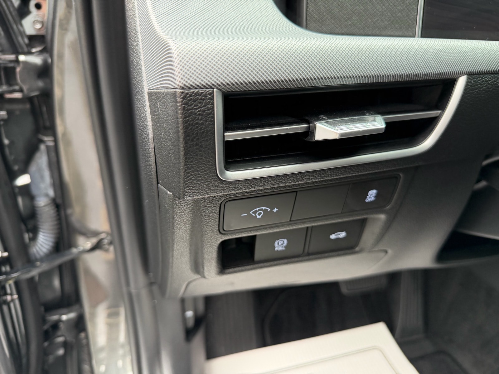 2025 Hyundai Sonata SEL - Photo 17