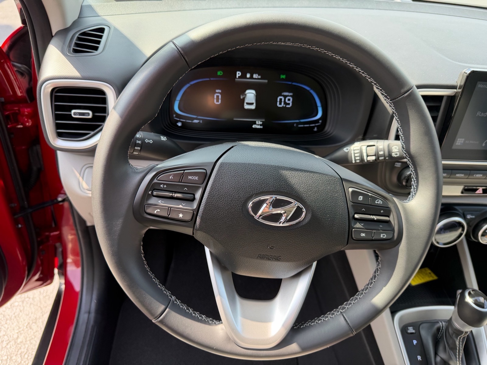 2025 Hyundai Venue SEL - Photo 18