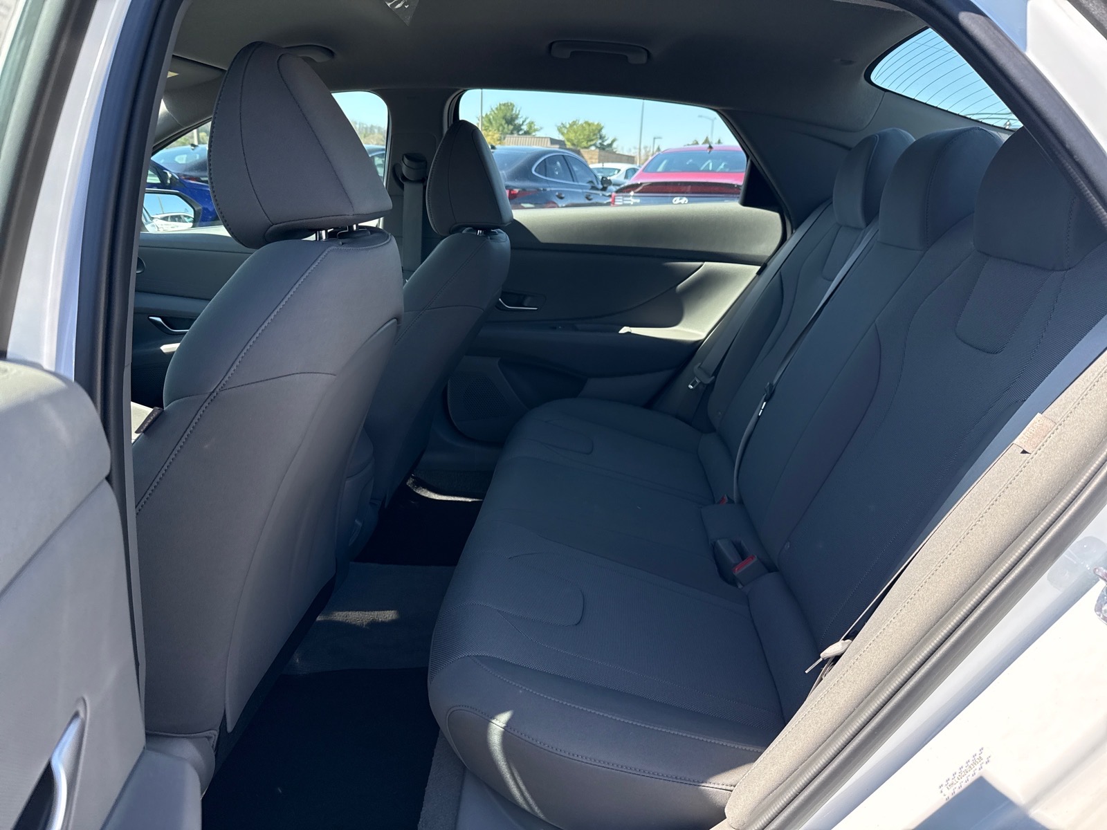 2024 Hyundai Elantra SE - Photo 12