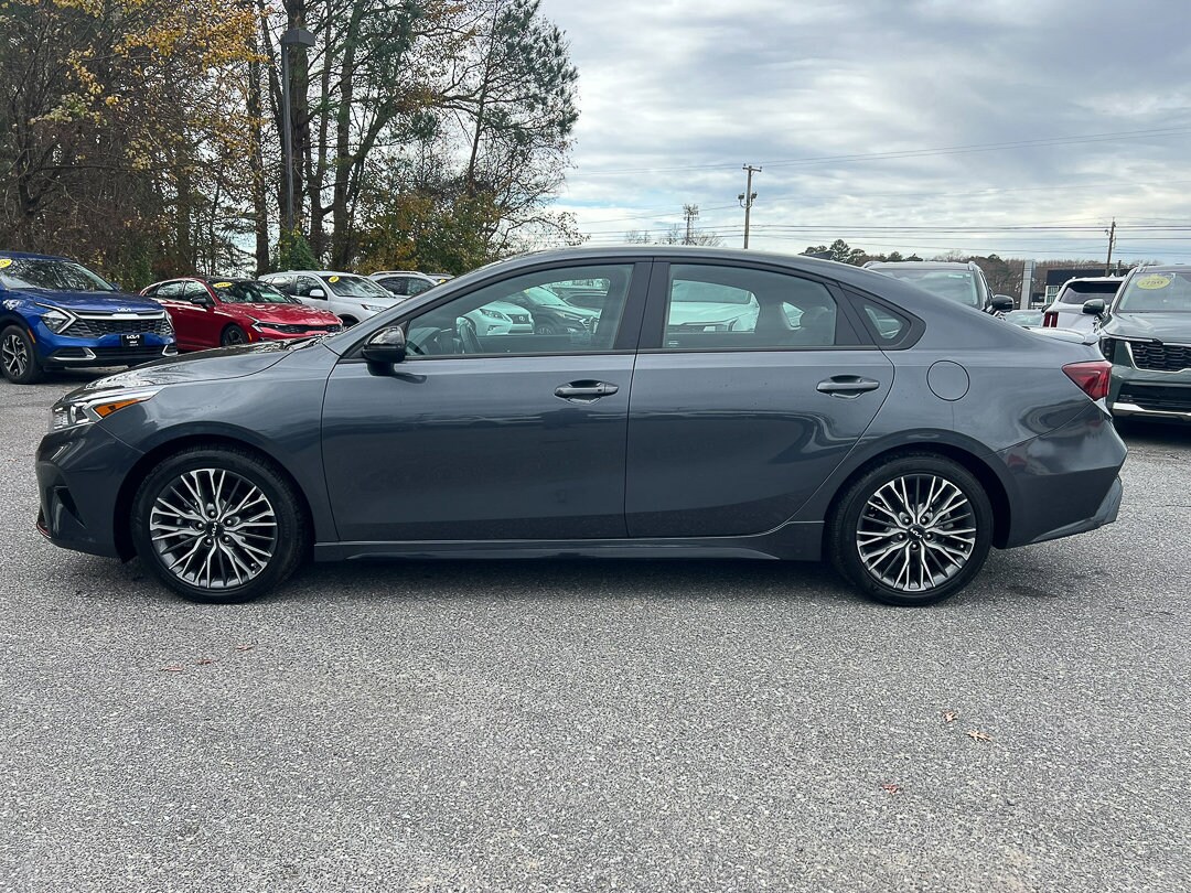 2023 Kia Forte GT-Line photo 2