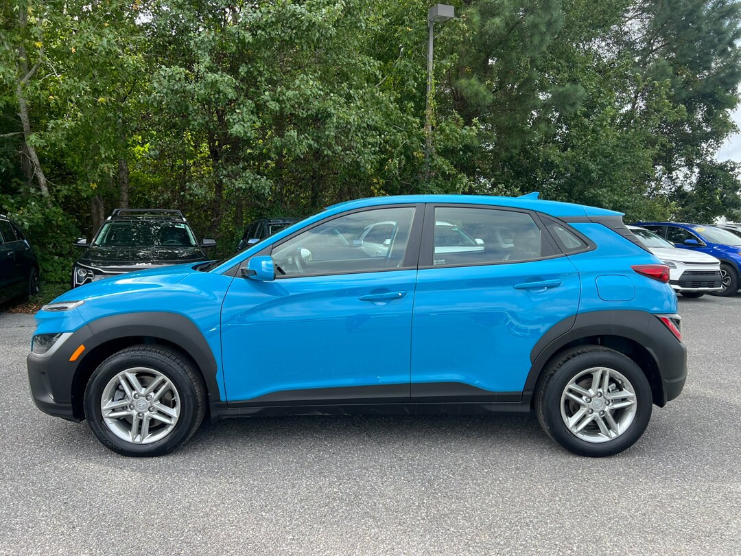 2022 Hyundai Kona SE photo 2