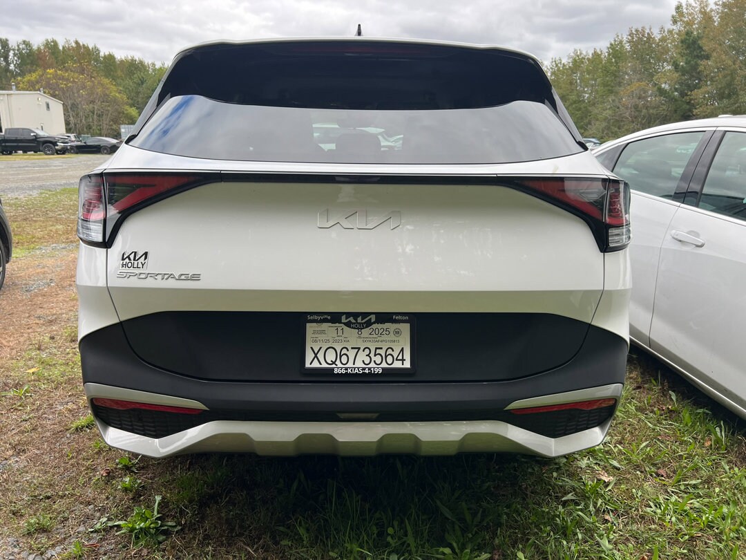 2023 Kia Sportage EX photo 2