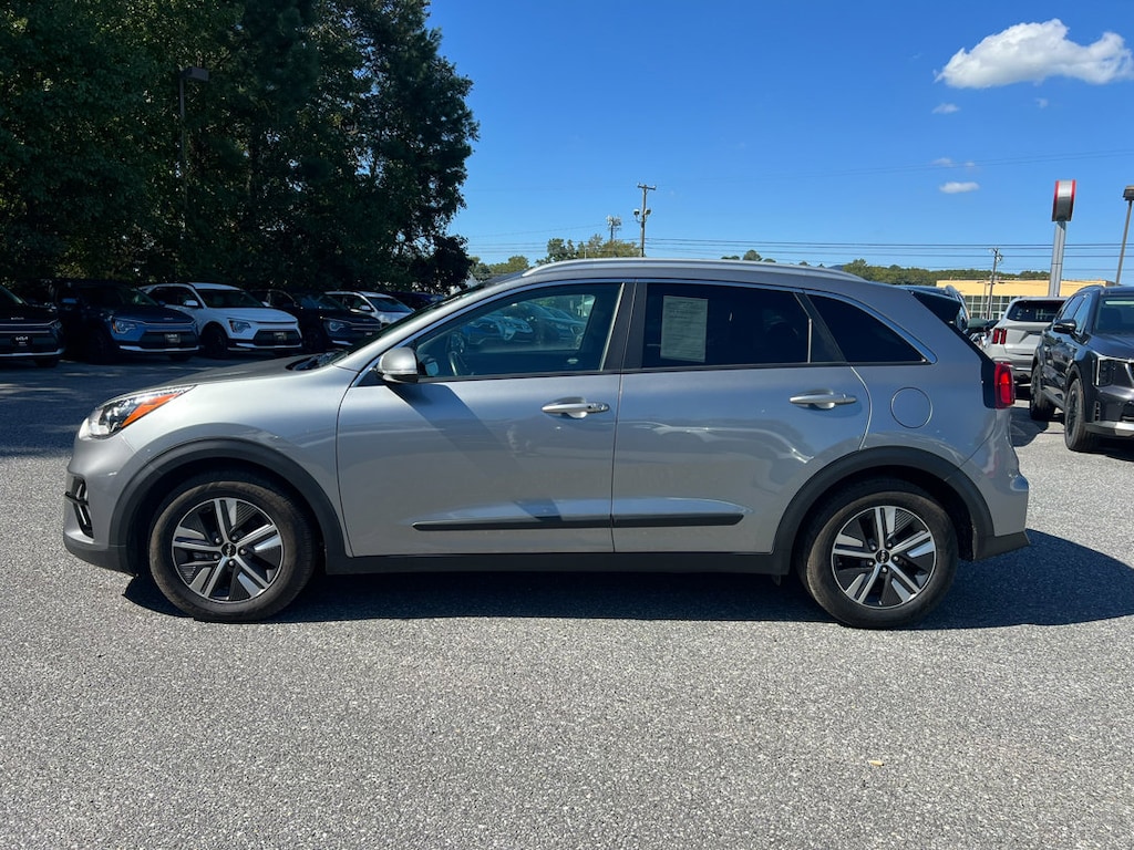 Used 2022 Kia Niro EX Premium SUV