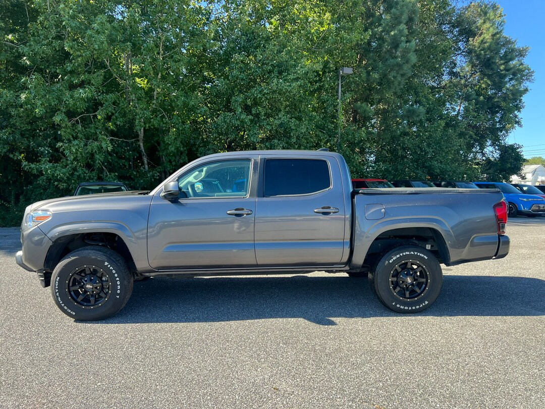 2022 Toyota Tacoma SR photo 2