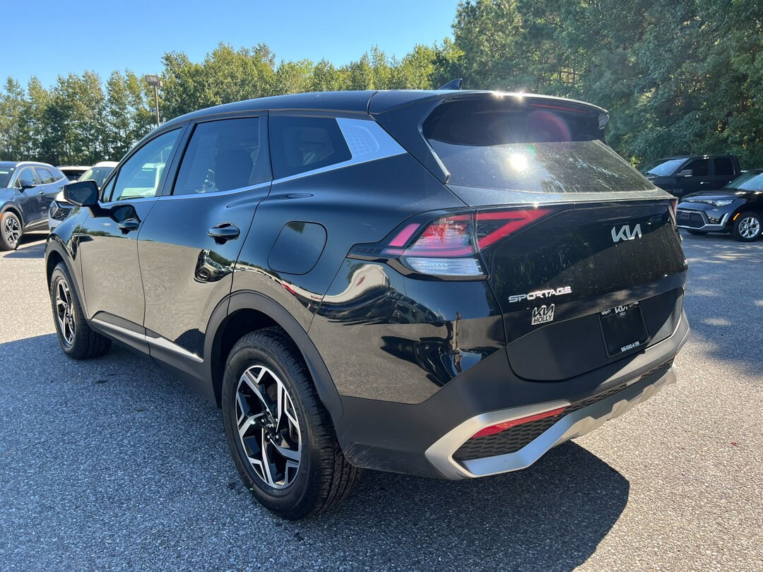 2023 Kia Sportage LX photo 3
