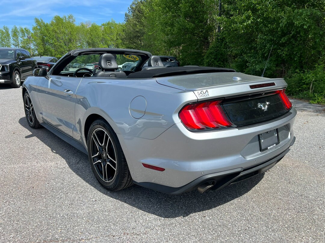 2023 Ford Mustang EcoBoost Premium photo 3