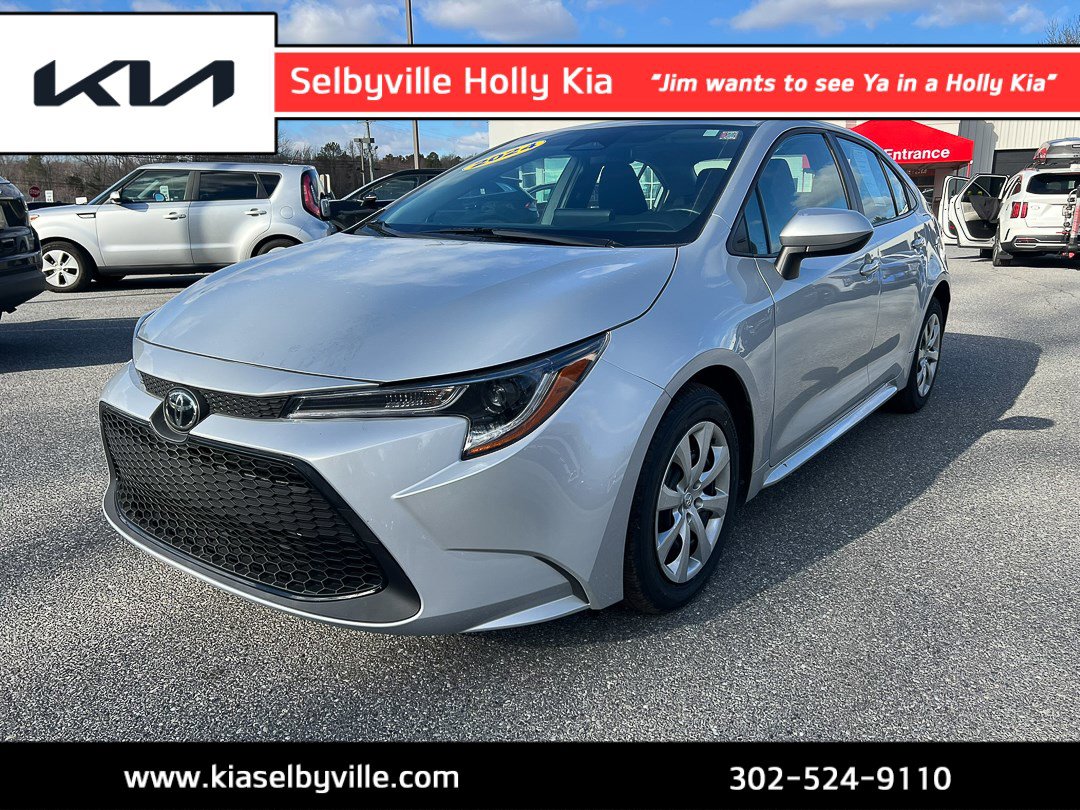 2024 Toyota Corolla LE's photo
