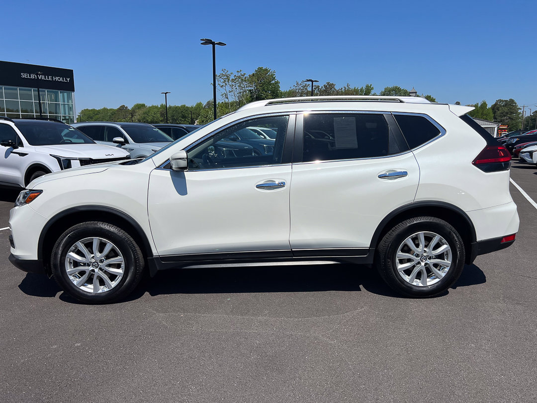 Used 2018 Nissan Rogue SV with VIN JN8AT2MV1JW353220 for sale in Selbyville, DE