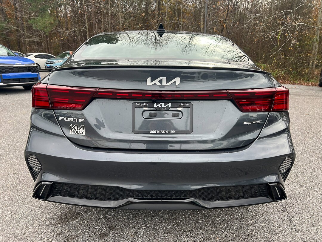 2023 Kia Forte GT-Line photo 4