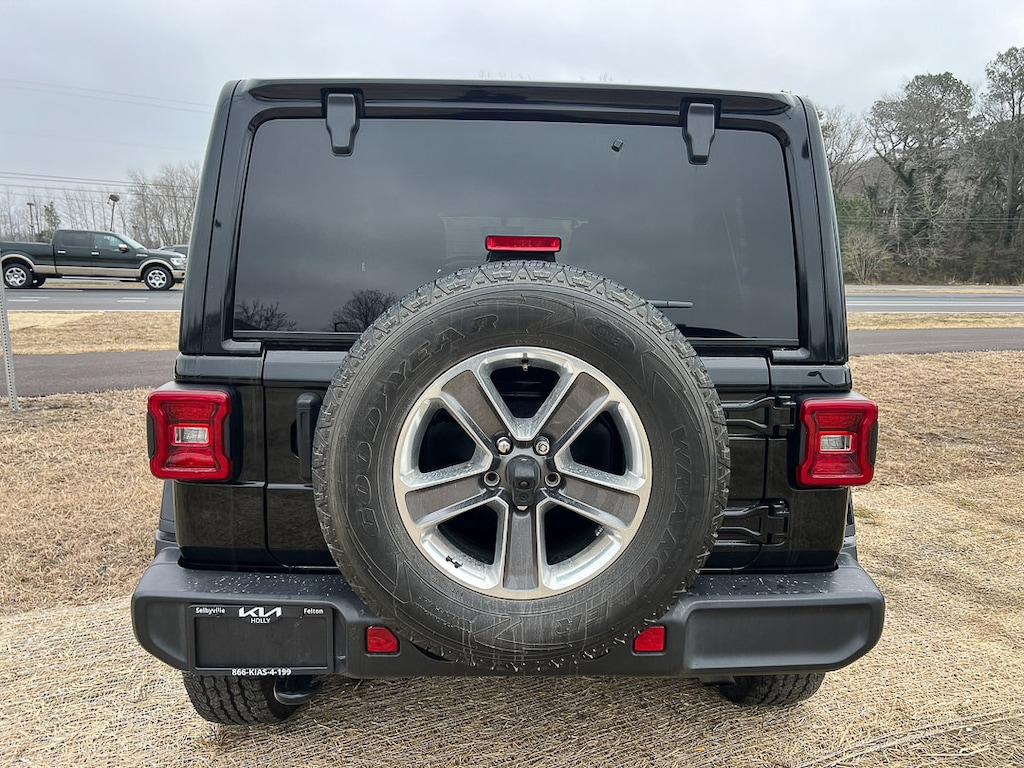 Used 2021 Jeep Wrangler Unlimited Sahara SUV