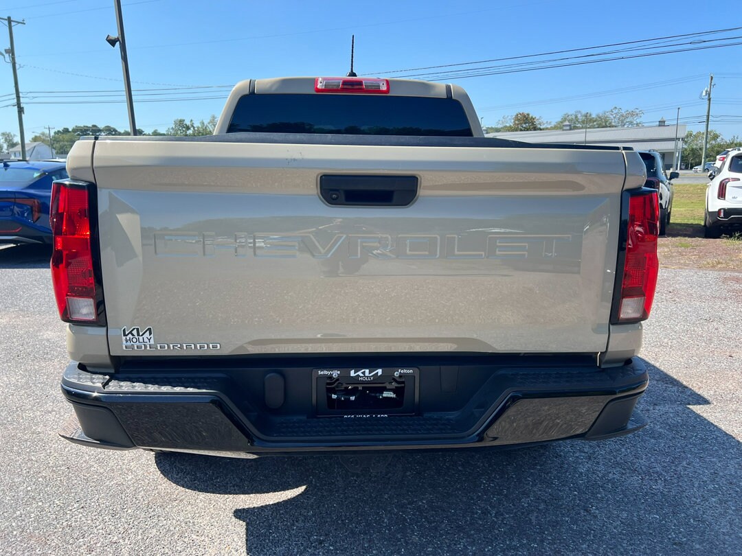 2024 Chevrolet Colorado Trail Boss photo 2