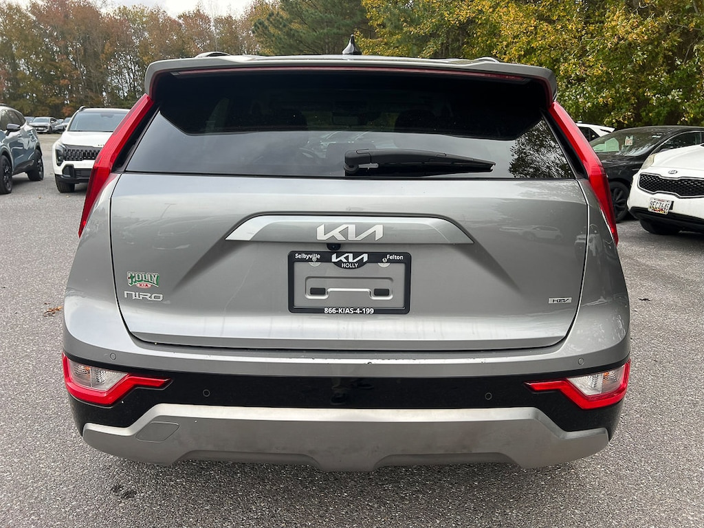 Used 2023 Kia Niro EX Touring SUV